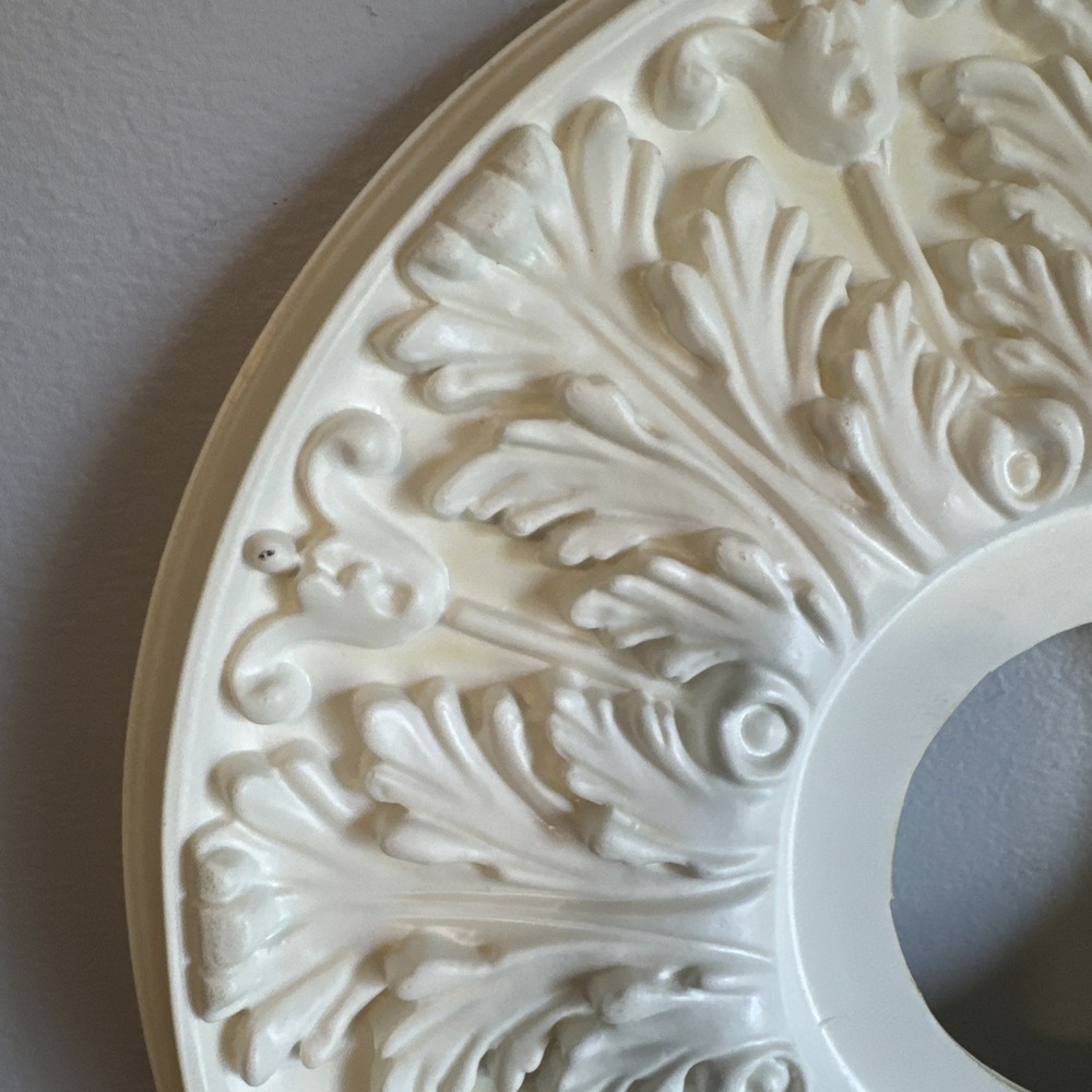 15.50" Ceiling Medallion Round Molded Plastic Vintage - Picture 4 of 15